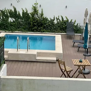 Saldanha Pool & Garden Guest house Lisbon